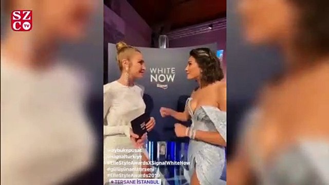 Aybüke Pusat, dekolteli elbisesi ile dikkat çekti