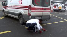 Hayat kurtarmak için zamanla yarışan Ambulans şoförleri bu sefer birbirleriyle kıyasıya yarıştı