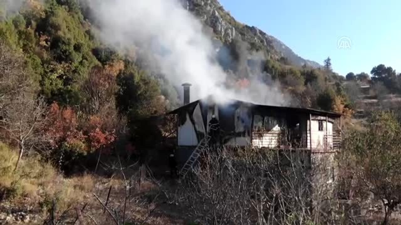 Akseki'de bağ evinde yangın