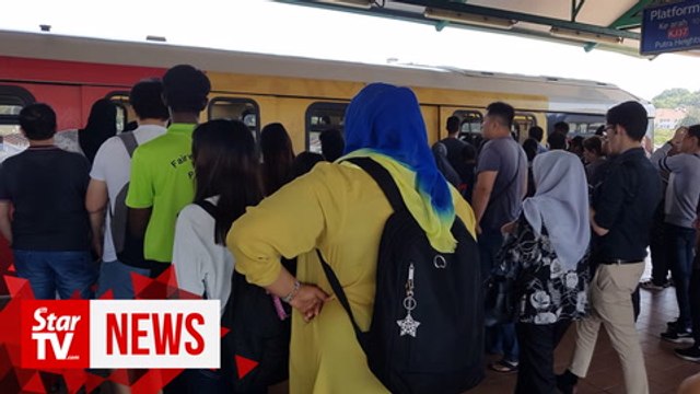 Derailed maintenance car causes delay to LRT service