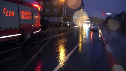 Sultanbeyli’de okul servisi ile otomobil çarpıştı: 3 yaralı