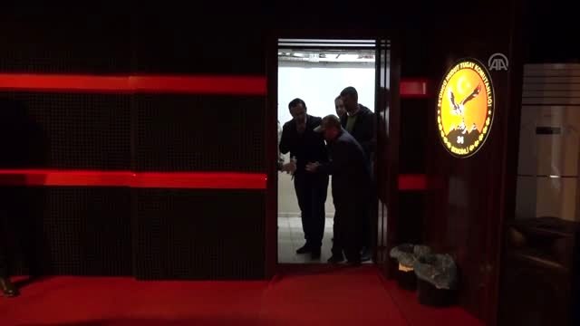 Şemdinli'de engelli öğrenciler askerlerle film izledi