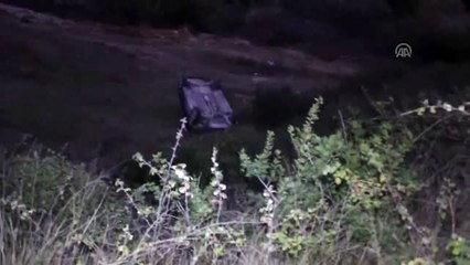 Otomobil şarampole devrildi: 2 yaralı