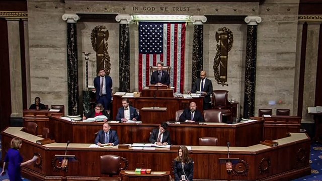 الكونغرس يقر قانونا يعاقب مسؤولين صينيين لمسؤوليتهم عن مراكز اعتقال الإيغور