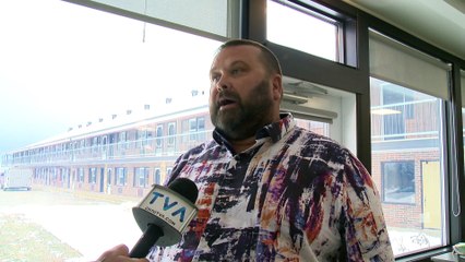 Des aînés se préparent à déménager BON