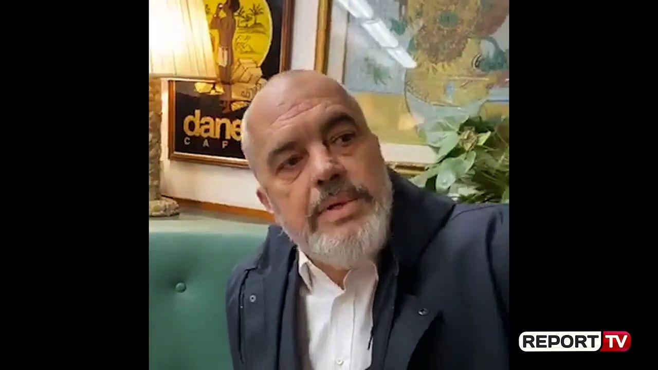 'Un caffe'...Rama porosit në lokalin italian, kamarieri i del nga Elbasani: Ou shqiptar