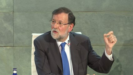 Rajoy avisa a Sánchez que será un "irresponsable" si rompe grandes consensos