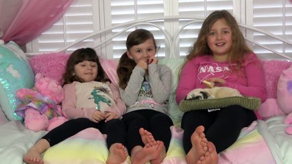 Sophia Isabella e Alice Brincando com Moedas Mágicas