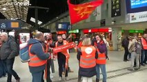 Il giovedì di passione della Francia, in sciopero contro la riforma delle pensioni
