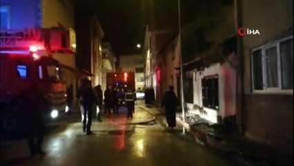 İnegöl'de devrilen soba evi küle çevirdi