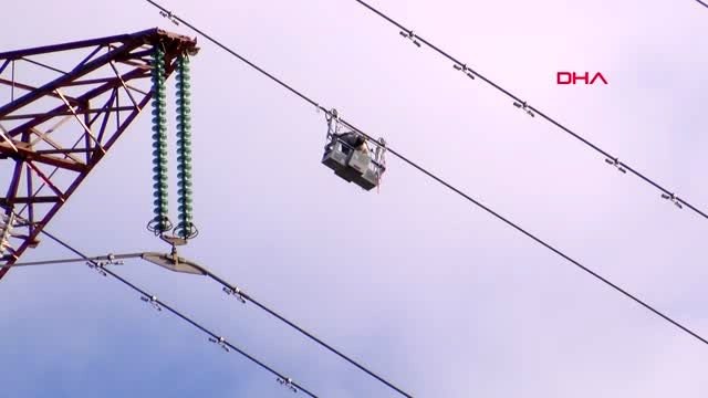 İstanbul boğazı'nın üstünde kesintisiz elektrik için ölüme meydan okuyorlar -3