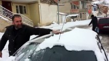 Çocuklar Kar Yağışının Tadını Kartopu Oynayarak Çıkardı