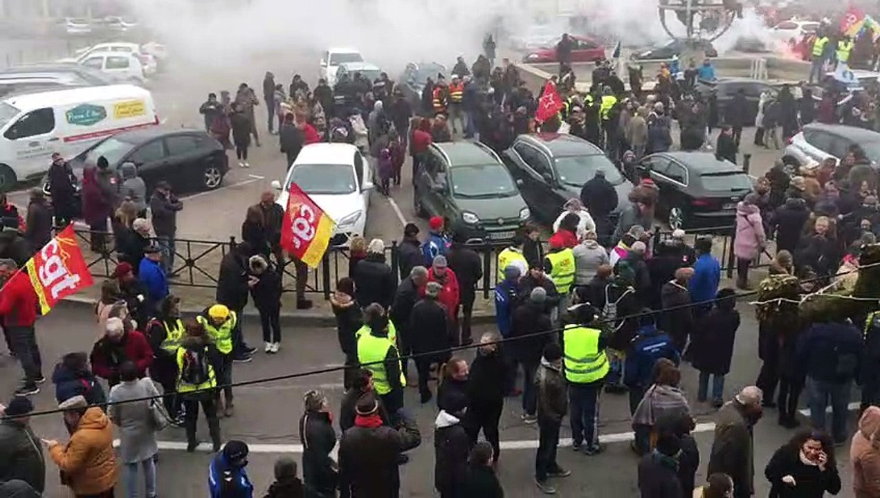 Grève du 5 décembre : à Dole, environ 2500 personnes sur la place Grévy