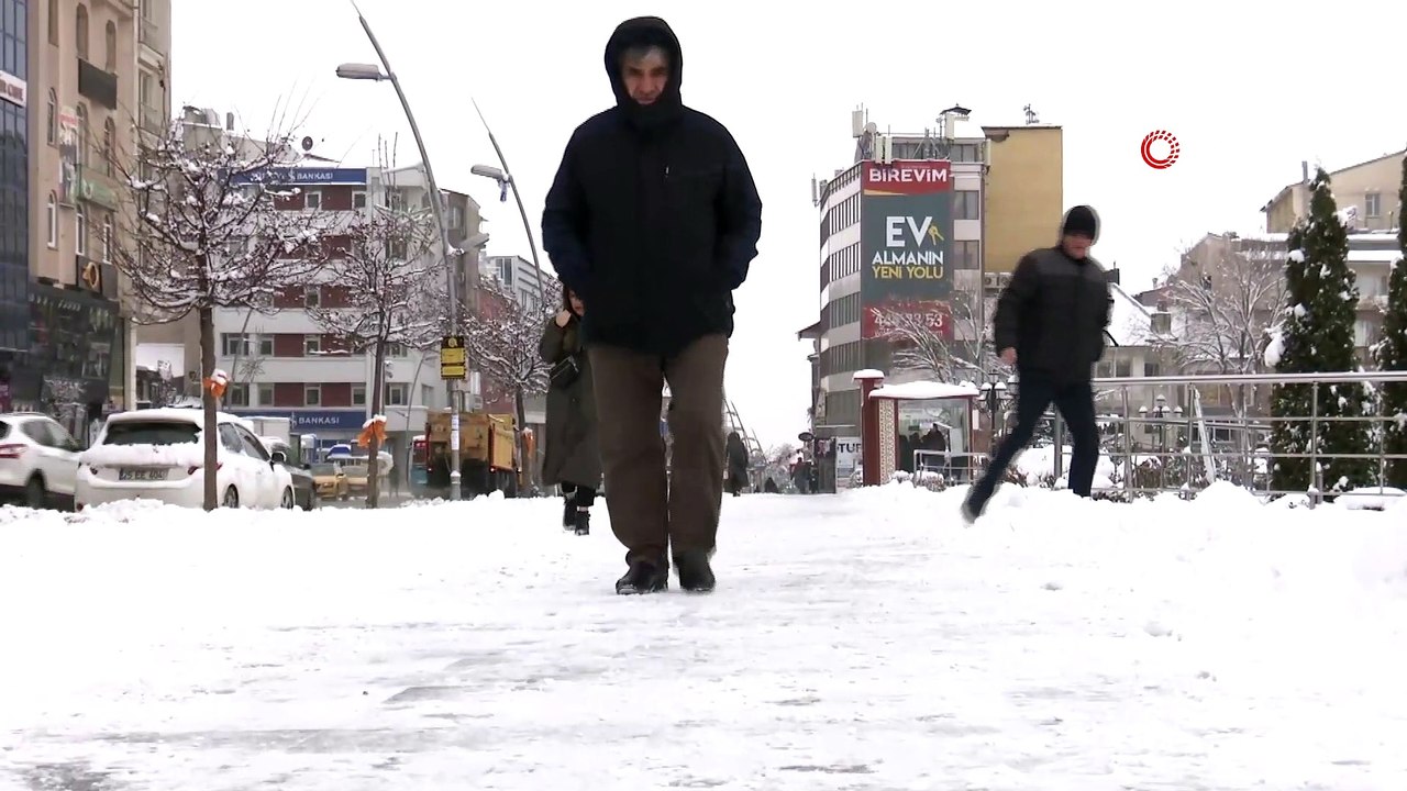 Yakutiye Belediyesi ekiplerinden yoğun kar mesaisi