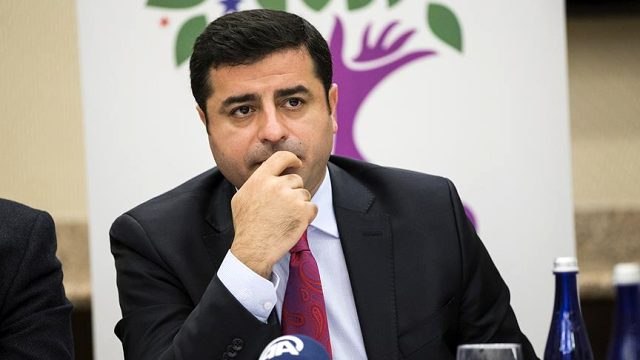 Demirtaş'tan AK Parti'ye ağır sözler: AKP bitmiş, tükenmiş, geleceği ve vizyonu olmayan siyasi bir mevtadır