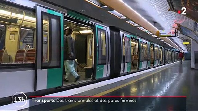 Spéciale Grève - Quais des stations vides, métros et RER quasiment sans voyageurs: Les transports franciliens désertés par les usagers - VIDEO