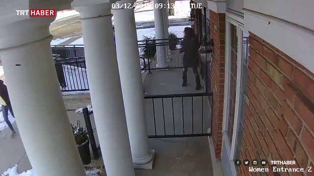 ABD'de çatışmadan kaçan arkadaşlarını camiye alan öğrenci takdir topladı