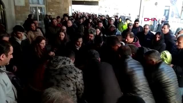 İzmir-foça'daki yangında yaşamını yitiren anne - oğul son yolculuklarına uğurlandı