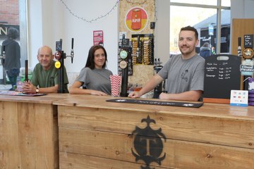 Pop up pub Cap and Whippet