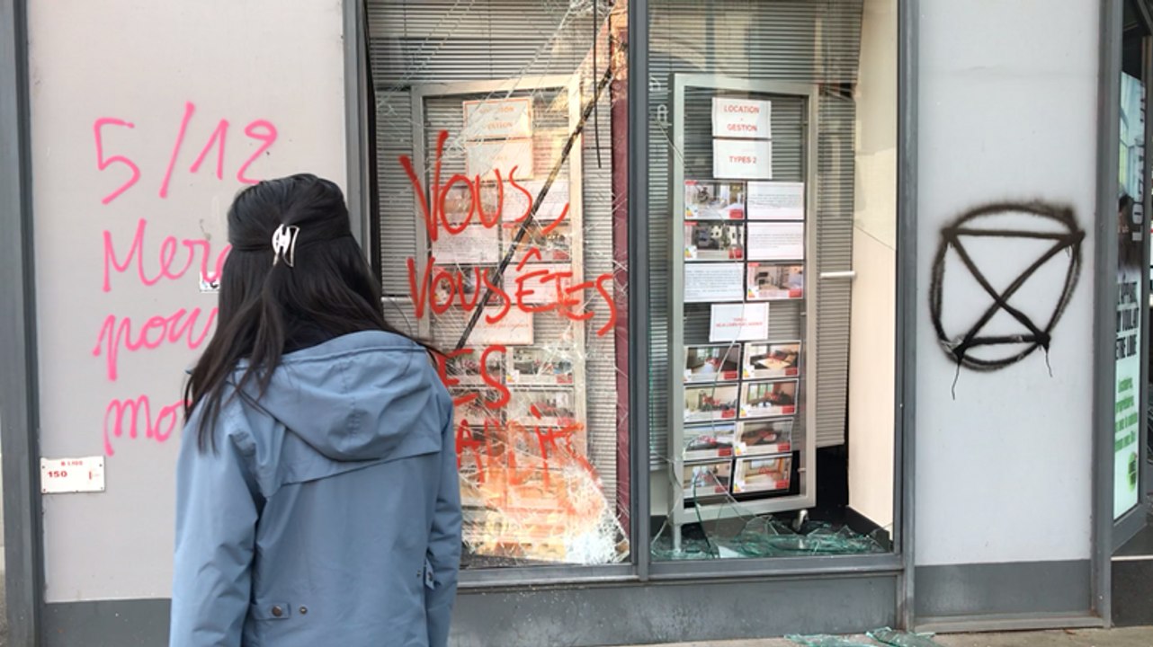 Après la manifestation les dégâts sont importants