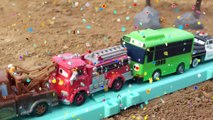 Aprende Colores para Niños en Inglés- Coches Trenes y Carros Disney Cars y Agua