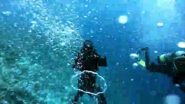 Canon à air sous l'eau pour faire des bulles !