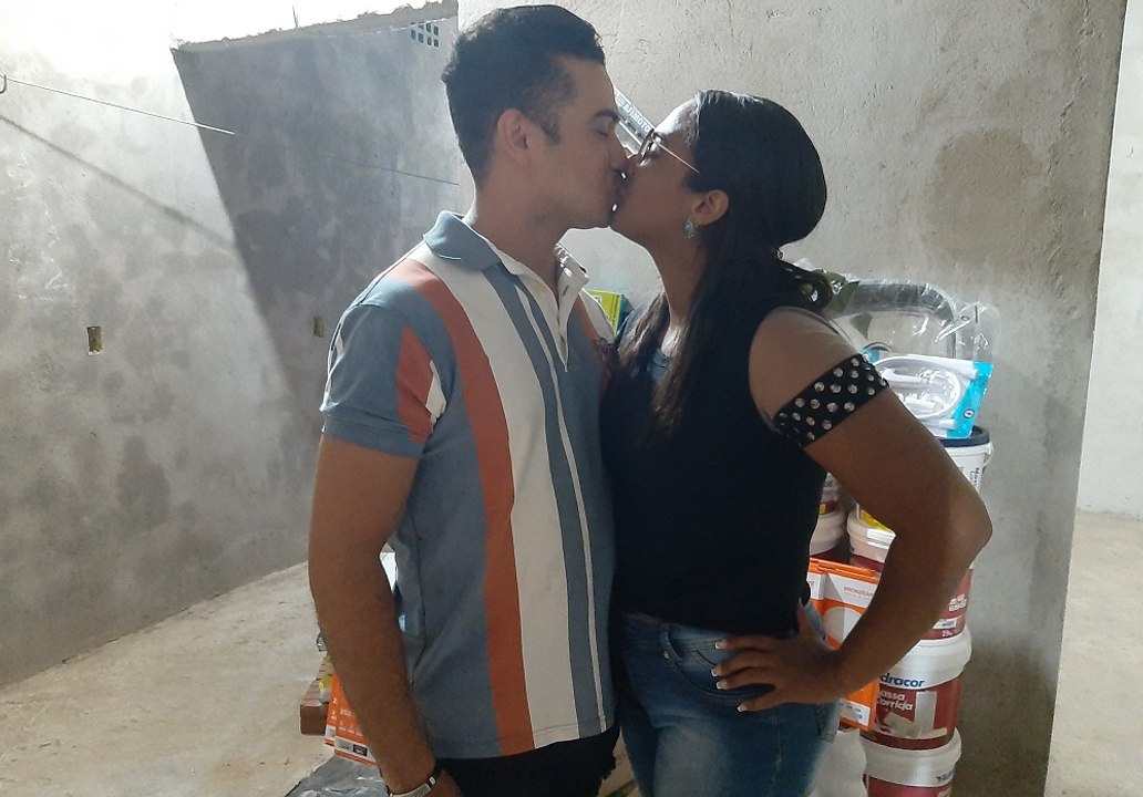 Casal sousense inova ao promover chá de material de construção