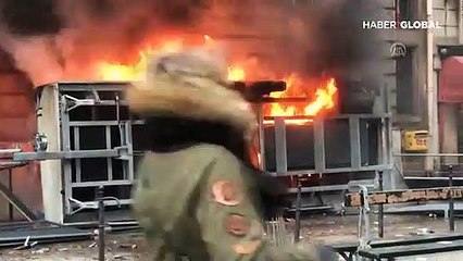 Paris'teki eylemin bilançocu: 1,5 milyon kişi katıldı, 90 gözaltı, Türk muhabir yaralandı