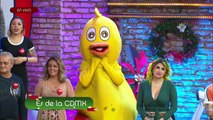 Un Gallo vino a portal por Xime. ¡Amalinali la humilla por su higiene personal! | Enamorándonos