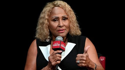 Christmas (Baby Please Come Home) artist &#39;snubbed&#39; for younger stars to sing HER song