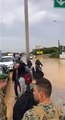 شاهد: مياه الفيضانات تعطل حركة السير في لبنان
