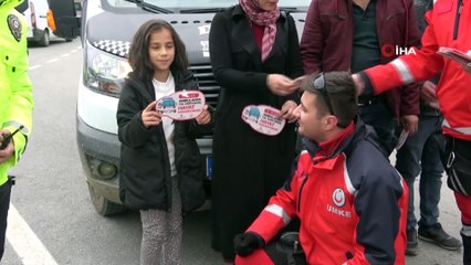 UMKE’den sürücülere ‘Yaşama Yol Ver’ hediyesi