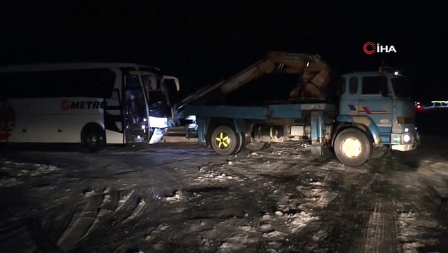 Kayseri'de Trafik Kazası, Otomobil Yolcu Otobüsüne Çarptı 2 Ölü 1 Yaralı İha