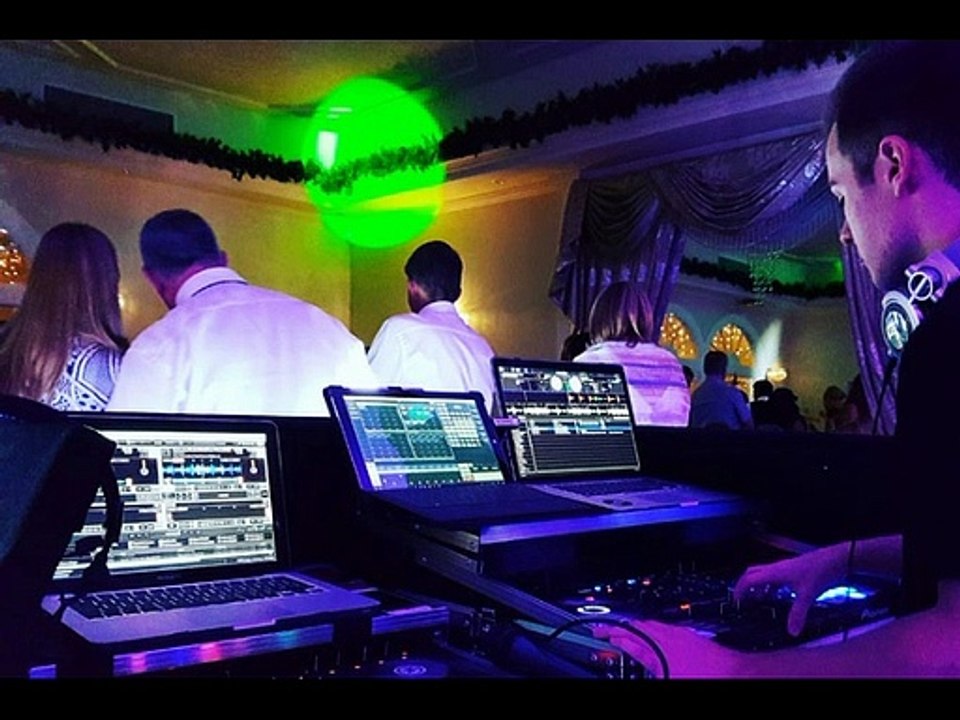 Disc Jockeys Now for Weddings - Top 100 Billboard Wedding Songs