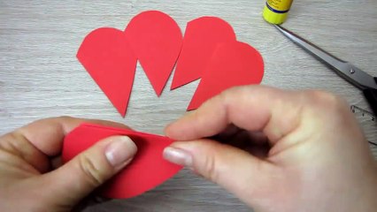 Cách làm hoa giấy treo tường nhà ngày tết