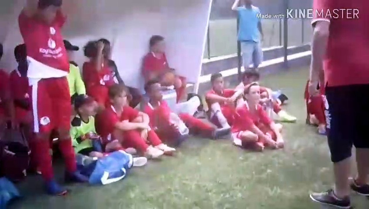 ECOLE DE FOOT ST GILLES SALINE LES BAINS U9 DER...