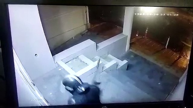 Enquête - Manifestation contre les retraites: Des policiers ont-ils vraiment été filmés hier en train de casser les magasins ? - VIDEO