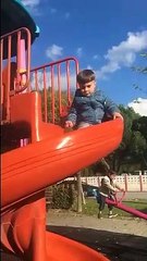 Dayısı oyun parkında kaydıraktan kayarken elektrik yüklenen yeğeni için Ekrem İmamoğlu'na böyle seslendi