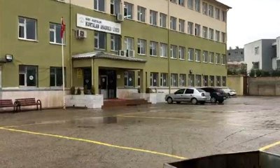 Kız öğrencilerinin pantolon boyunu ölçtüğü iddia edilen okul müdürü açığa alındı