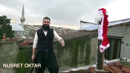 Yeni yıl yaklaştı; ''Noel Baba''ya şiddet videoları da gelmeye başladı!