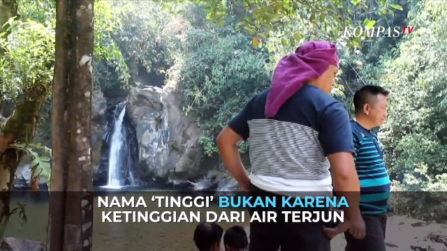 Pesona Air Terjun Tinggi di Desa Ulu Danau yang Sangat Alami