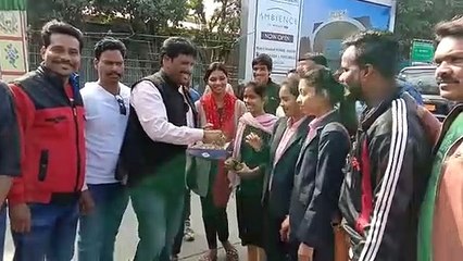 हैदराबाद में आरोपियों का एनकाउंटर, इंदौर में मना जश्न