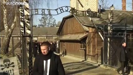 فيديو: ميركل في "معسكر الموت الألماني" سابقاً في أول زيارة لها منذ 14 عاماً