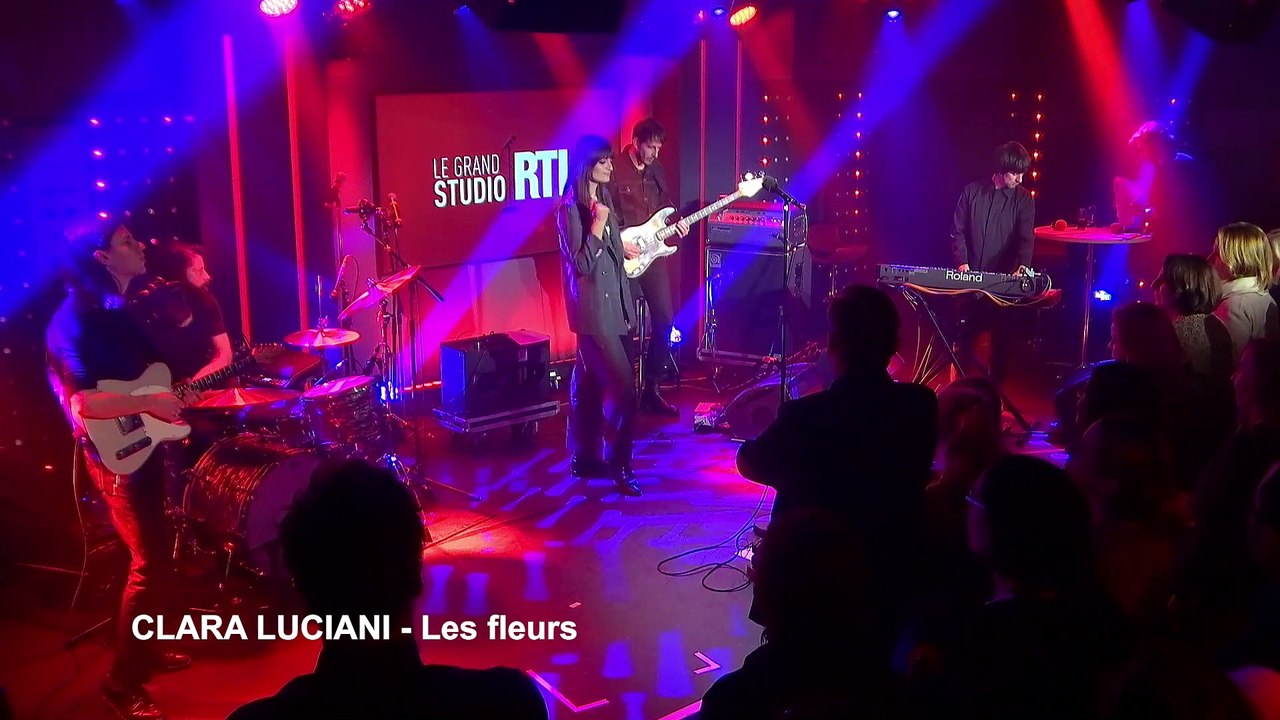 Clara Luciani - Les fleurs (Live) - Le Grand Studio RTL