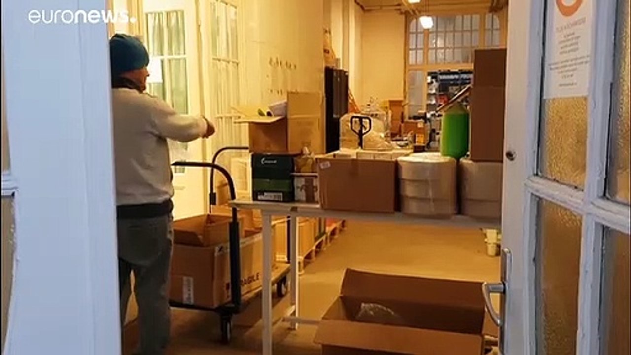 Patienten-Selbsthilfe in Budapest: 'Einen Toilettensitz und Decken hab ich dabei'