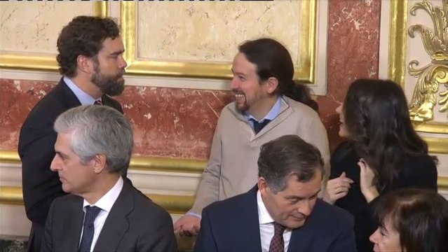 Un corrillo entre Iglesias, Espinosa de los Monteros y Arrimadas, anécdota del Día de la Constitución