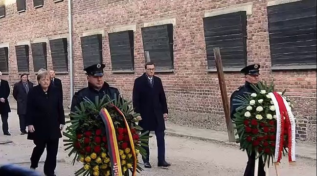 Merkel: A Alemanha tem de assumir a culpa pelos crimes nazis