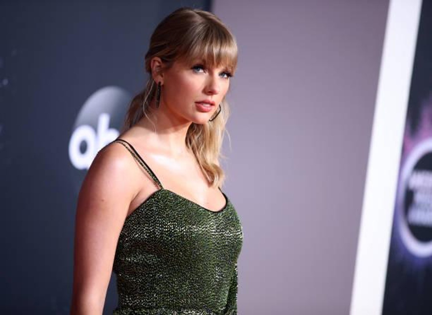 ⁣Taylor Swift’s Christmas Music Video Is Full of Adorable Home Videos