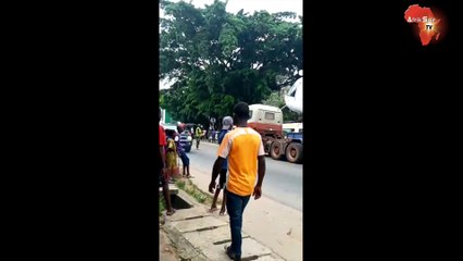 Le convoi "funèbre" du Mi-24 endommagé à Katiola bloque la circulation à Abidjan