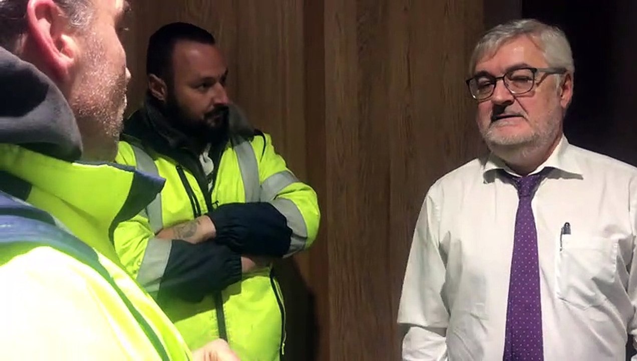 Le directeur général des services est venu échanger avec les grévistes